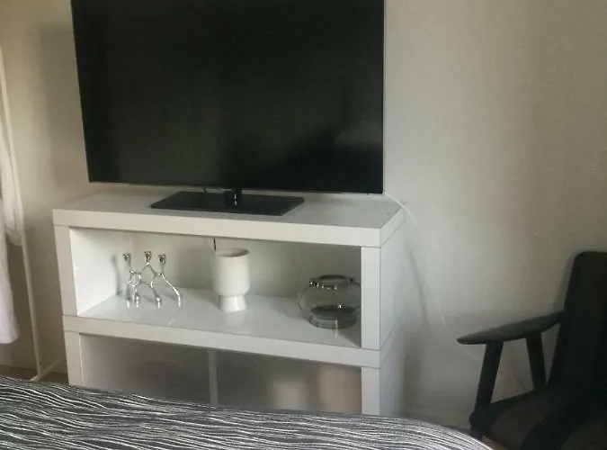 Center 2 Free Private Parking With Heating Plug